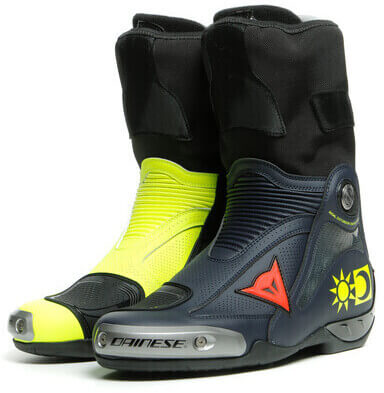 Dainese Axial D1 Replica Valentino Boots 10C - Voordeelhelmen.nl