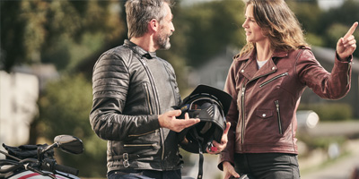 Textiel of leren motorkleding